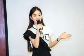 广东美女13岁做服务员，17岁创业，23岁全款买7套房，是真的吗？图片