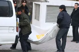 2012年，白静被豪门丈夫当街捅3刀，网友却说她是“自作自受”图片