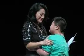 “双面母爱”王姬：为终身智障儿子日夜痛哭，却命女儿"还债"10年图片