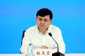 为别人点一盏灯，照亮别人，也照亮了自己图片