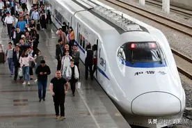 各国旅客乘坐中国高铁时的态度图片