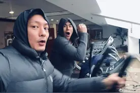 39岁余文乐为彭于晏庆生，合照衣衫不整头发凌乱，曝彭于晏单身图片