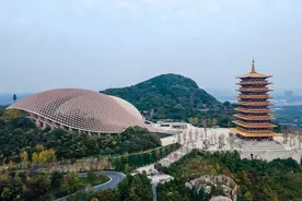 南京牛首山佛顶宫，曾经是废弃的矿坑，如今成为了世界级佛教圣地图片