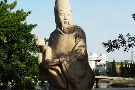 米芾：如果当初不是那么贵的一张纸，也没有我的书法地位啊图片