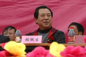 47年过去，曾担任全国人大常委的“白卷英雄”张铁生，现状如何？图片
