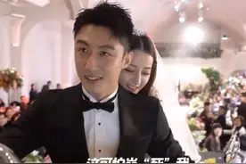热巴拍婚礼戏不穿高跟鞋，看清鞋子款式，这是对男主演最大的照顾图片