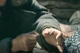 大半夜把针烧红了捅小娃儿的脚板心，功效居然不比针灸差视频封面