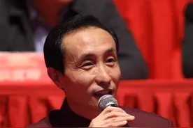 巩汉林，一位对艺术忠贞不二的艺人，是这样评价赵本山的图片