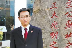 人物丨文雅书生“彪哥”图片