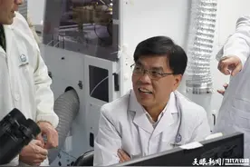 天眼人物 | 中科院院士胡瑞忠：“找矿”科学家结缘贵州32年图片