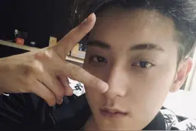 黄子韬自称20岁引吐槽，网友却认为鹿晗更有少年感图片