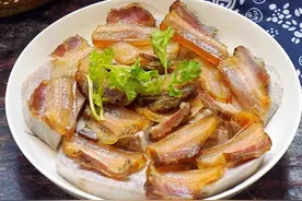 蒸腊肉，直接上锅是大错！教你正确做法，腊肉软嫩入味，香味足图片