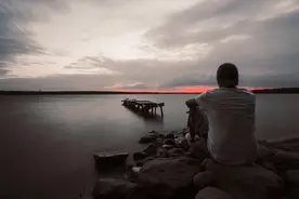 越“抠”的人，往往都活得越高级，值得深交图片