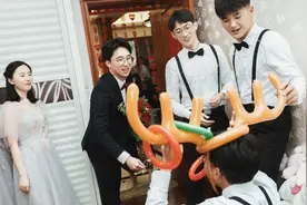 “伴娘太可爱没忍住”婚闹超越底线，新郎正面回怼：红包退你绝交图片