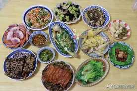 朋友圈晒年夜饭，一眼分辨南北不同，网友：差别很明显，真长见识图片