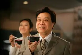 赵忠祥5亿遗产分配曝光：儿子一分没有，全部都给了他的心肝宝贝图片