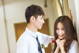 男人爱不爱你，他的“身体语言”很诚实，女人无需过多试探图片