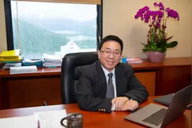 300亿打造一所世界“独一无二”的大学，他如何做到？｜专访图片