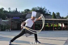 一段视频点击量411万次、获赞3.9万！阳泉这位会武功的拉面师傅火了图片