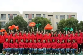 想成为一名幼师吗？这所幼儿园招聘啦图片
