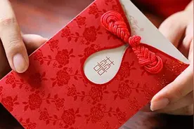 闺蜜结婚随礼2千，自己结婚她回6百，听完解释后气得拉黑了她图片