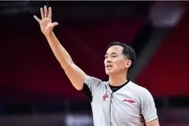 犯了严重错误的48号裁判，处理结果出来了！球迷：这也太儿戏了吧图片