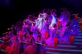 “孤篇盖全唐”的《春江花月夜》，画面也太美了……图片