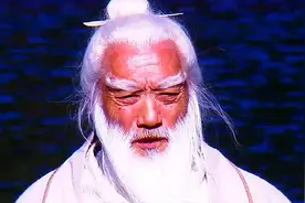 张三丰死后，张无忌步入晚年，他此刻武功境界如何？杨过来告诉你图片