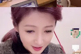 北京台一姐春妮罕秀恩爱，与老公刚强比功底？网友：像听新闻联播图片