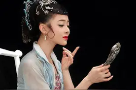 年少成名，获奖无数，古典女神沉寂两年后再登台美哭观众图片