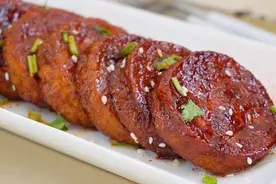精选美食：海带花生煲猪蹄、土豆萝卜牛肉、孜然素鸡、孜然土豆片图片