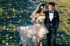 丈夫给妻子发520红包，要求如数返还，AA婚姻男人只要合法床伴？图片
