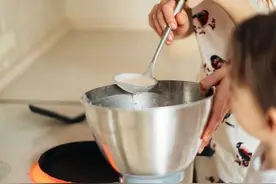 解冻食物用热水泡，容易损失营养！最好的解冻方法，一文告诉你图片