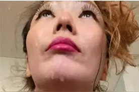 郑秀文瘦至85斤仍疯狂健身！汗如雨下，却冲不掉烈焰红唇和假睫毛图片