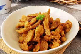 炸酥肉时，裹淀粉还是面粉？大厨教你正确做法，外酥里嫩，特好吃图片