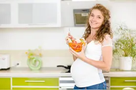 孕妈出现几个信号，是胎儿在提醒你：我饿了，可补充两样充饥食物图片
