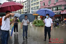 吴文恩带队检查城区内涝及防汛工作图片