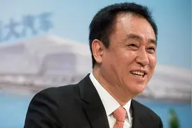 看看恒大的现状，你就知道刘强东多聪明，账上一直留着2百亿现金图片