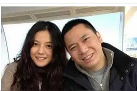 真离了？赵薇被曝与男子深夜逛超市，和黄有龙上次同框还是5年前图片