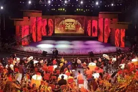 春晚从不对外售票，那台下的观众是怎么来的？看清他们是谁图片