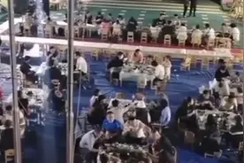 这家幼儿园开不出工资，园长决定转行卖烧烤图片
