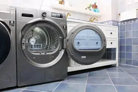 洗衣机排水管不要直接插在地漏里，容易溢水和反味，改一下更好用图片