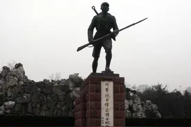伤时拭血，死时裹尸之川军图片