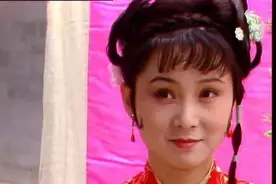 端午节的晚上，晴雯拒绝陪宝玉洗澡，死前后悔不已图片