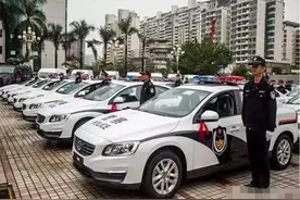 中国警车“穿新装”，新车比奥迪还帅，一看车标价值百亿图片