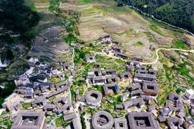 超像《大鱼海棠》取景地的土楼，一梯一户，堪称豪宅图片