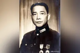 大汉奸汪精卫墓地被炸开，尸体未腐烂，口袋中一张纸条写着四个字图片