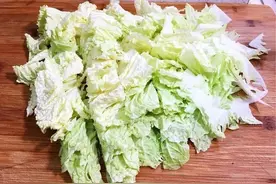 立秋后，这两样食材一起炒，加点老干妈，香而不辣，好吃又下饭图片