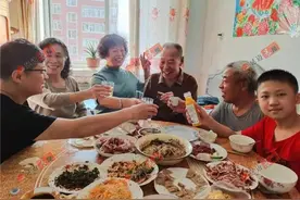 喜迎牛年！延吉96岁“牛爷爷”！四世同堂欢度春节图片