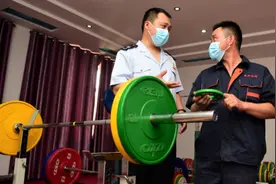 “中国制造”！河北沧州杠铃“举进”东京奥运会图片